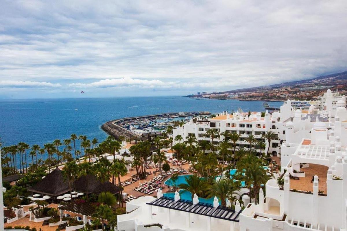 Cozy Apartment In The Center Of Costa Adeje On The 1St Coastline Luaran gambar